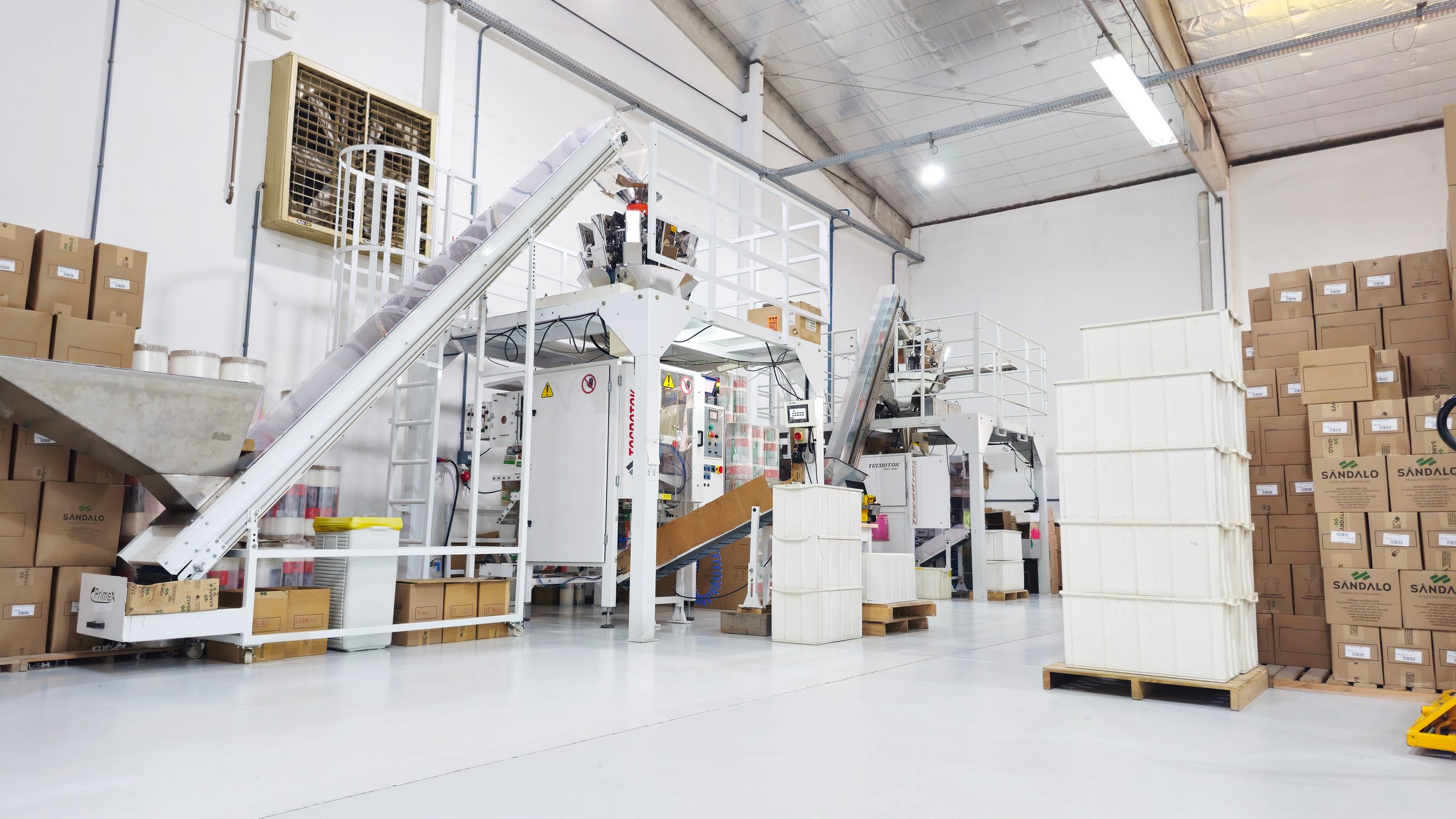 Linha automatizada da produção própria Sândalo